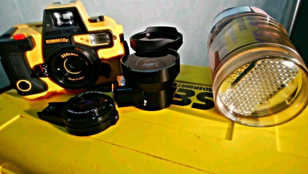 水中カメラ、レンズ2本、レンジフアインダ、ケース