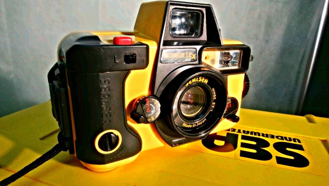 水中カメラ、レンズ2本、レンジフアインダ、ケース