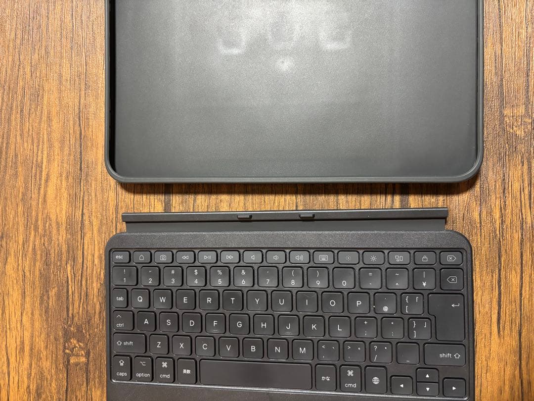 iPad (A16) 128GB Wi-Fiモデル+キーボード付きケース セット