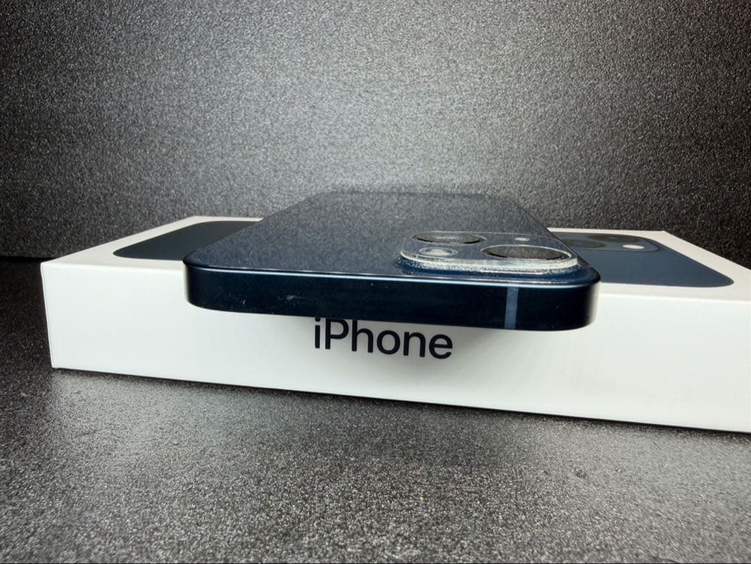 iPhone13 SIMロックなし　Apple 128GM ミッドナイト