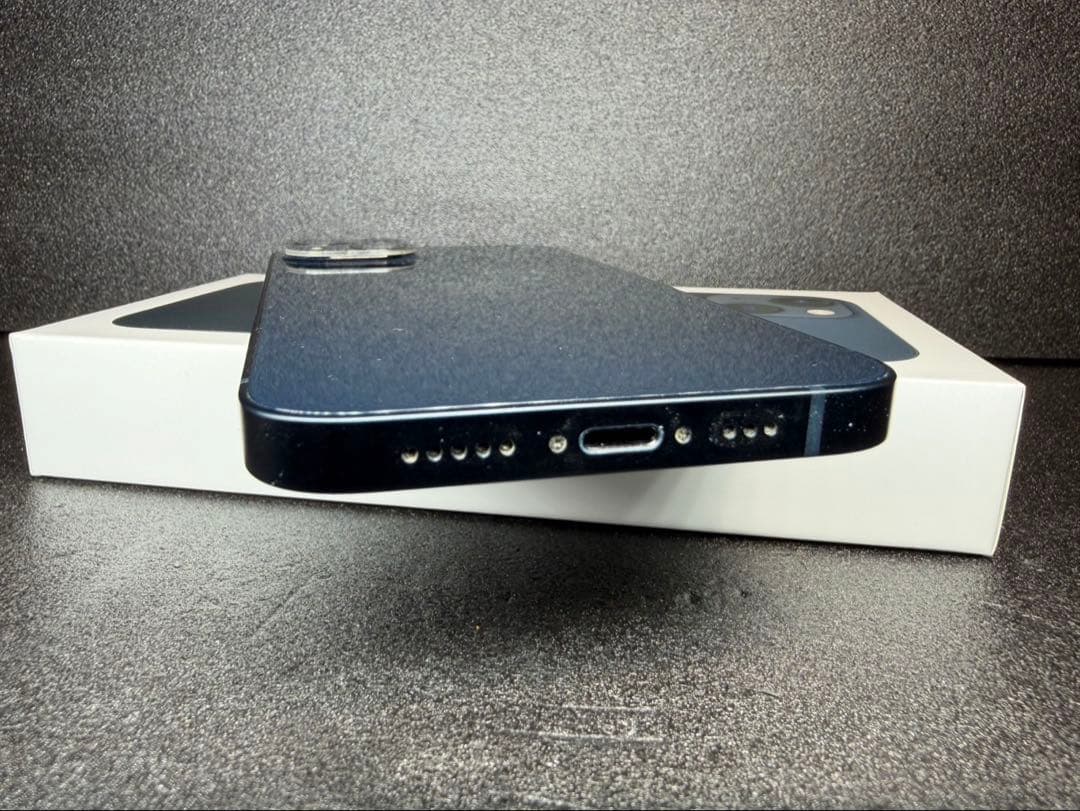 iPhone13 SIMロックなし　Apple 128GM ミッドナイト