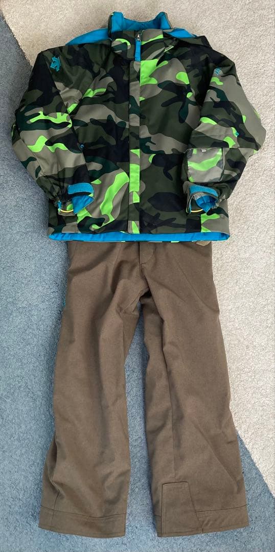 DESCENTEキッズ スキーウェア120 GORE-TEXグローブ2つ付き