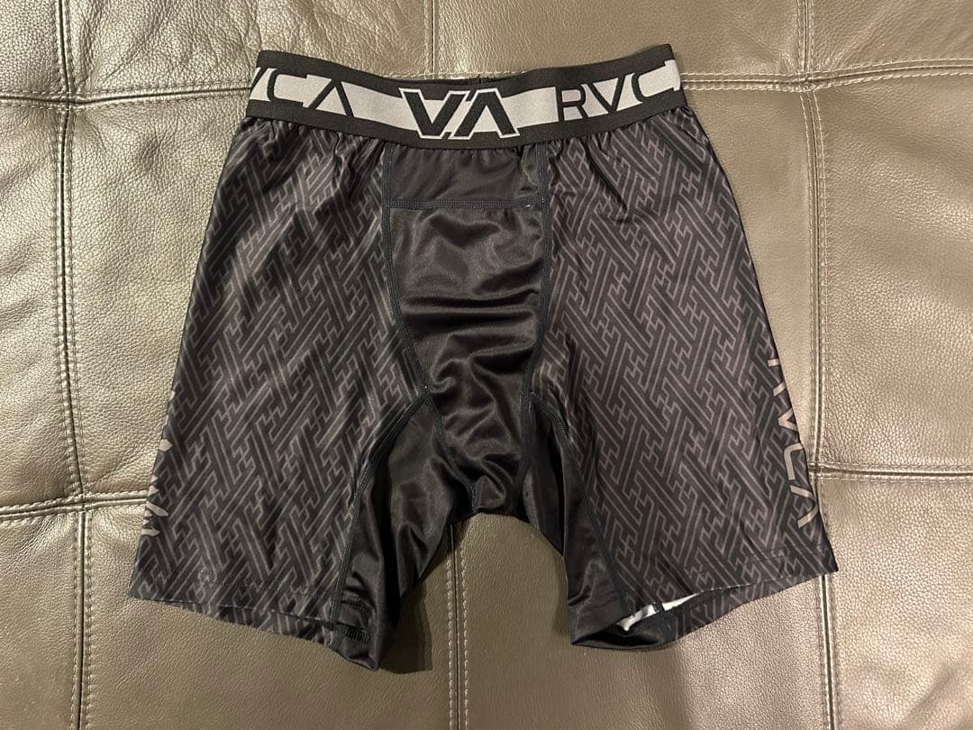 パンツ RVCA x KRAZY BEE x GAKKIN FIGHT SHORTS
