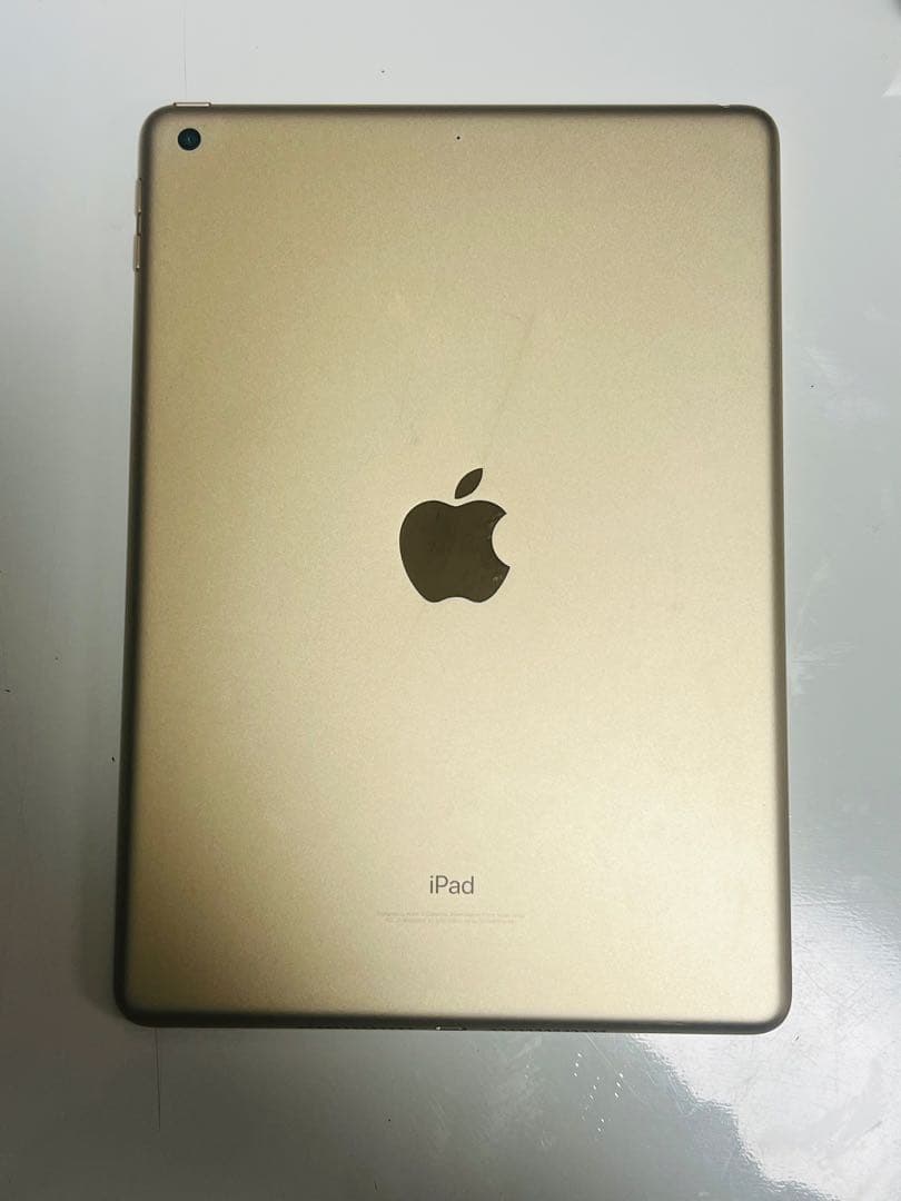 iPad（第5世代）128GB ゴールド 型番：MPGW2J/A