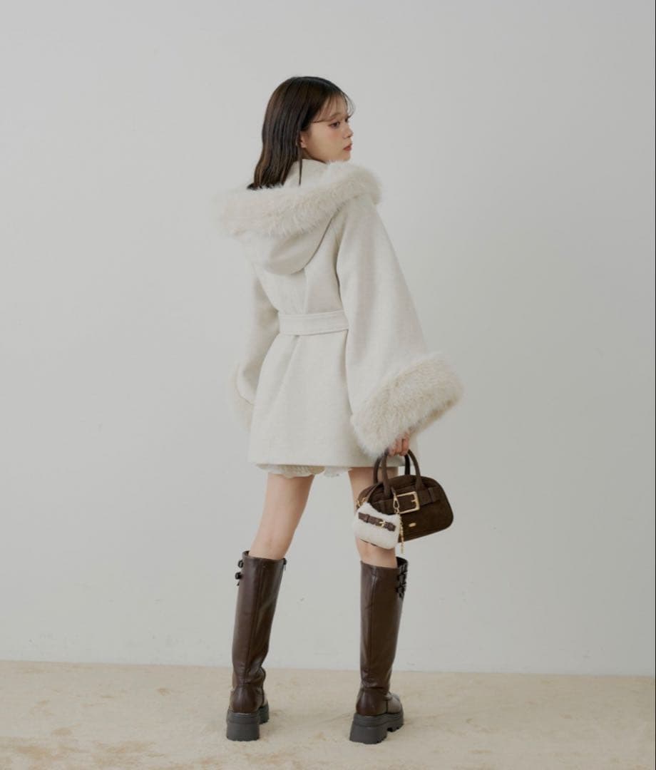 Chico ファー襟ケープコート