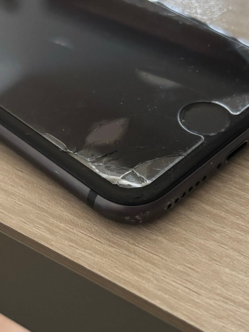 Apple iPhone 8 ブラック 本体