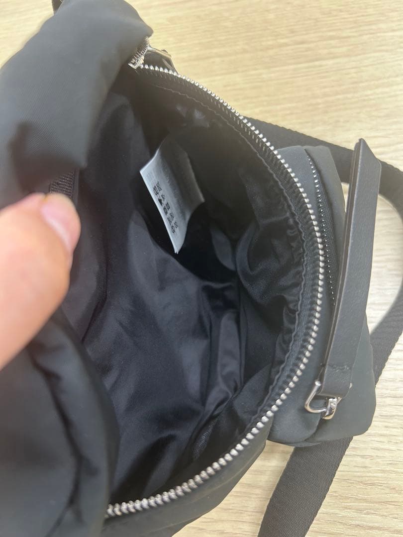 【良品】モンクレール ウエスト ボディバッグ黒J2 5M00001