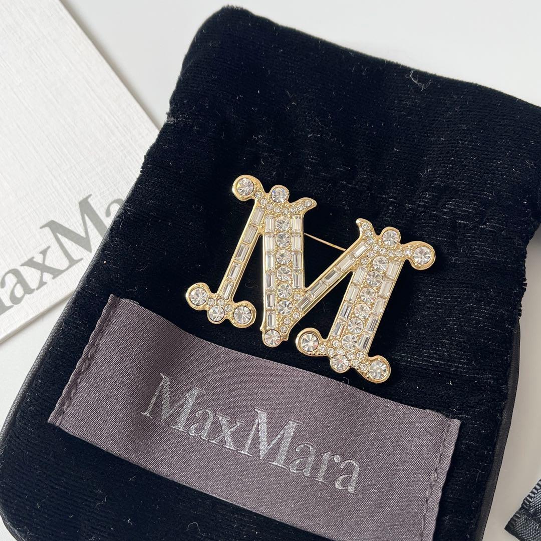 マックスマーラ　バス　クリスタル　M字型　ブローチ　ゴールド　ロゴ　イタリア製