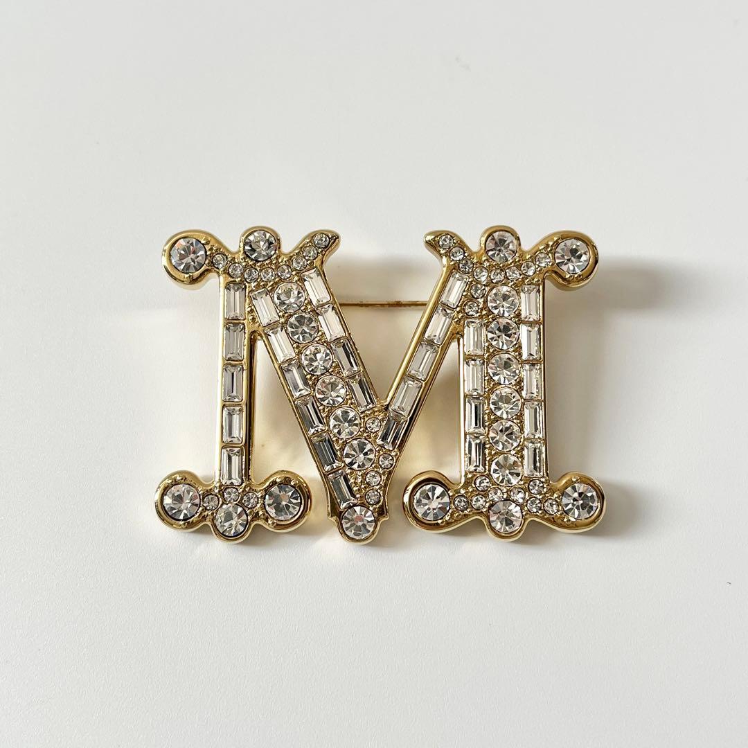 マックスマーラ　バス　クリスタル　M字型　ブローチ　ゴールド　ロゴ　イタリア製