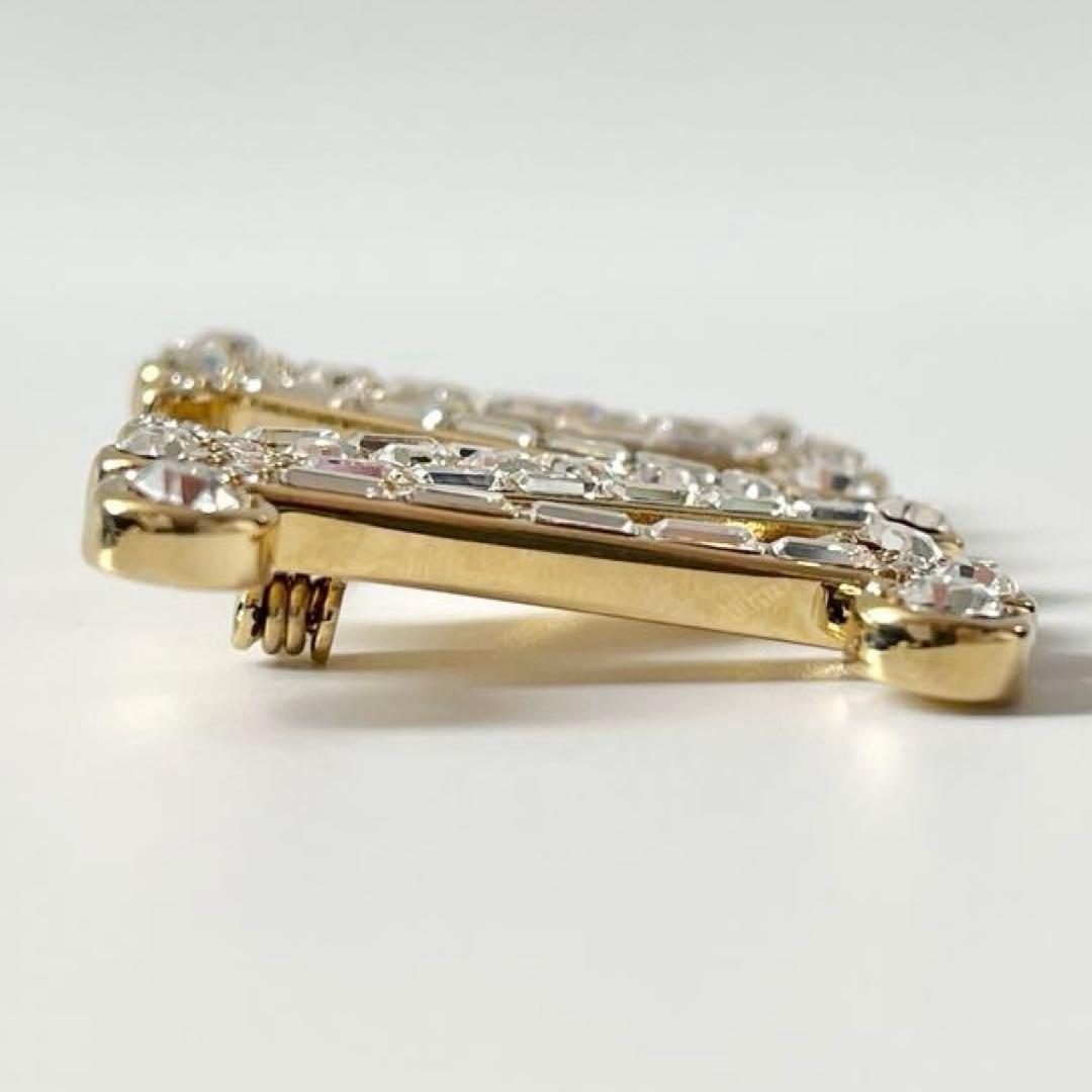 マックスマーラ　バス　クリスタル　M字型　ブローチ　ゴールド　ロゴ　イタリア製