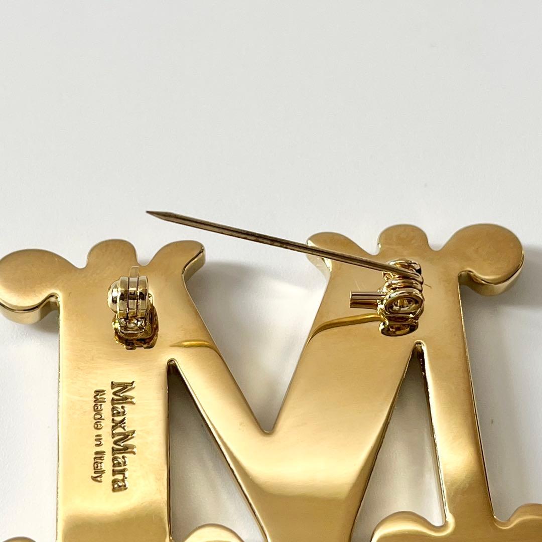 マックスマーラ　バス　クリスタル　M字型　ブローチ　ゴールド　ロゴ　イタリア製