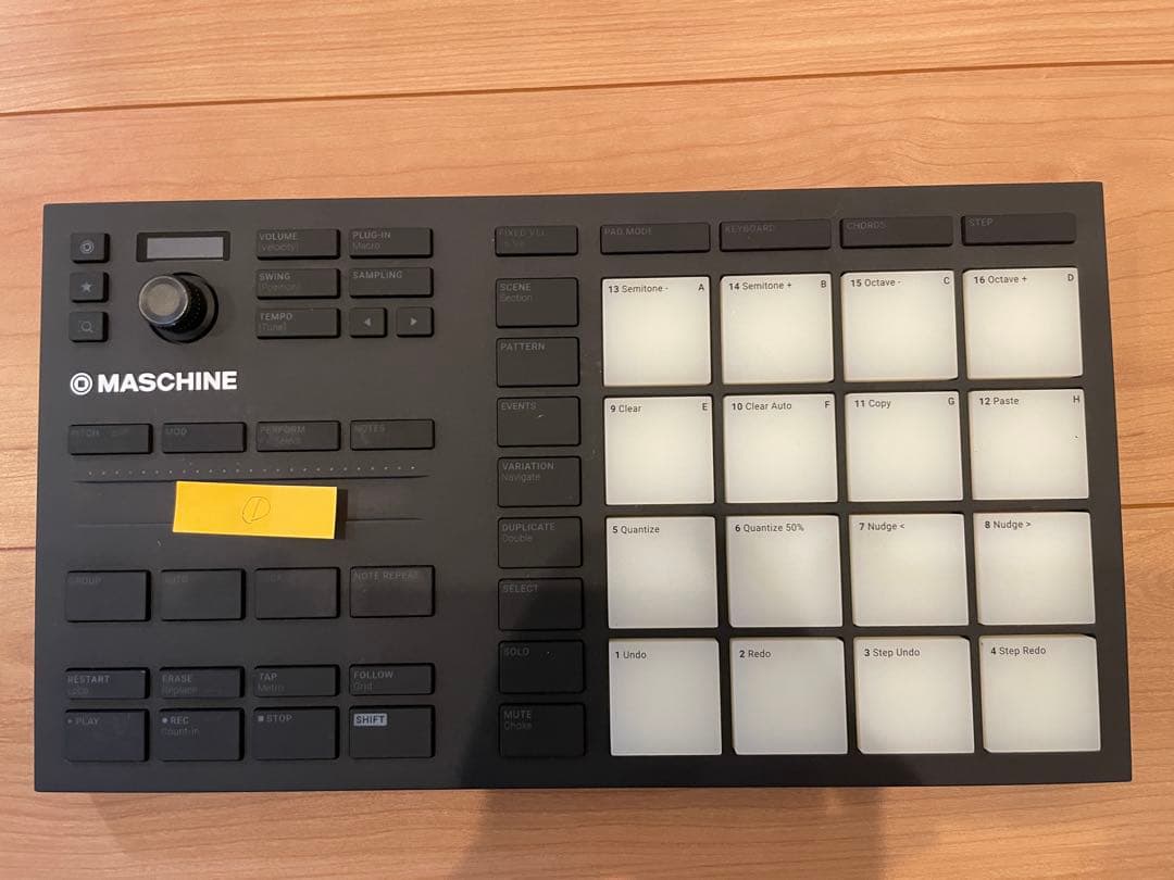 ①NI MASCHINE Mikro Mk3 ライセンス有