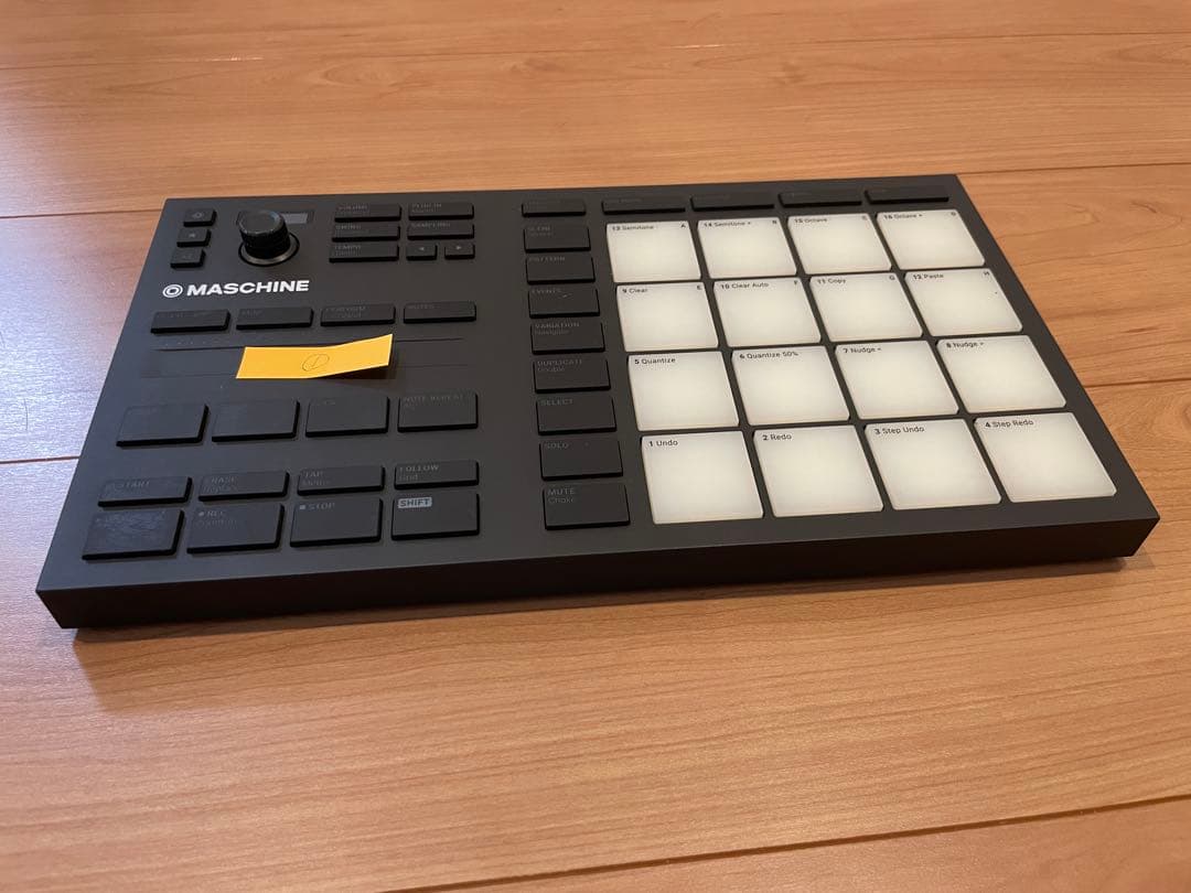 ①NI MASCHINE Mikro Mk3 ライセンス有