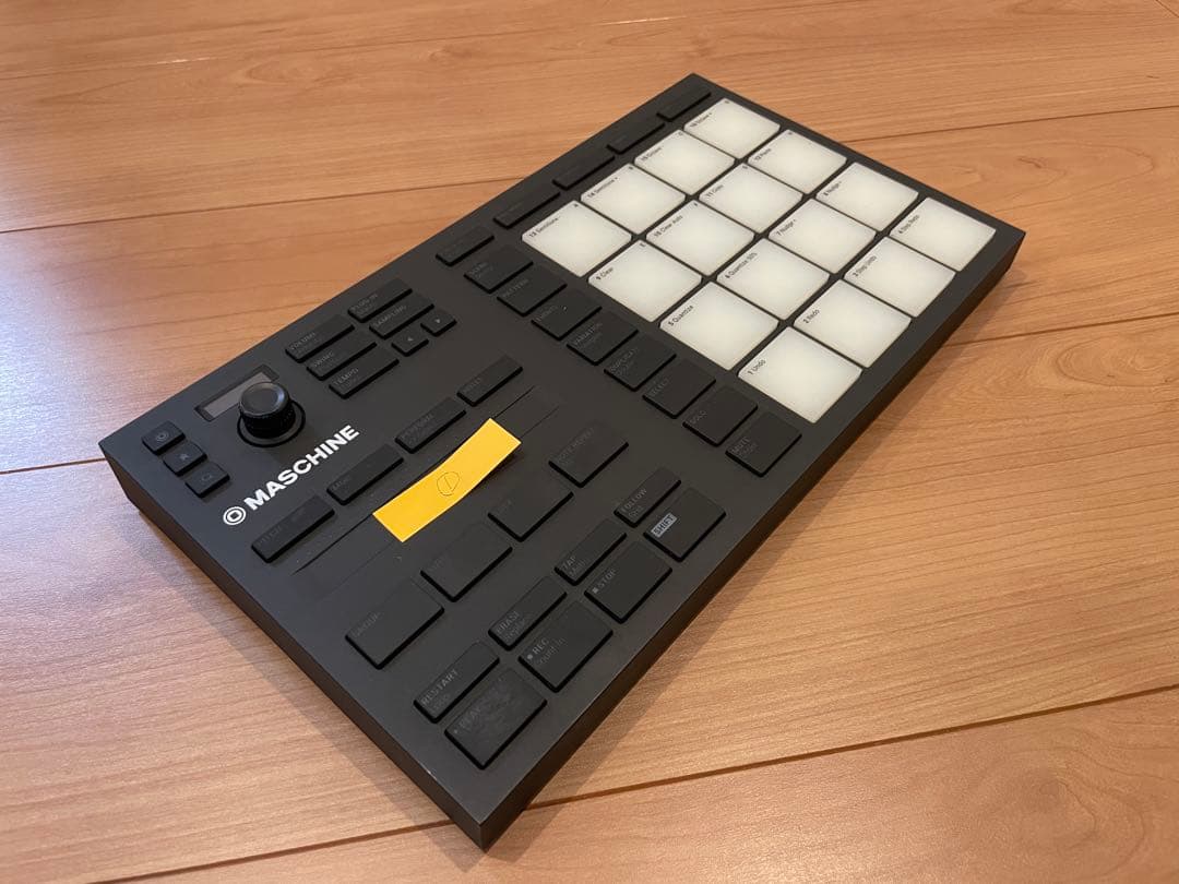 ①NI MASCHINE Mikro Mk3 ライセンス有