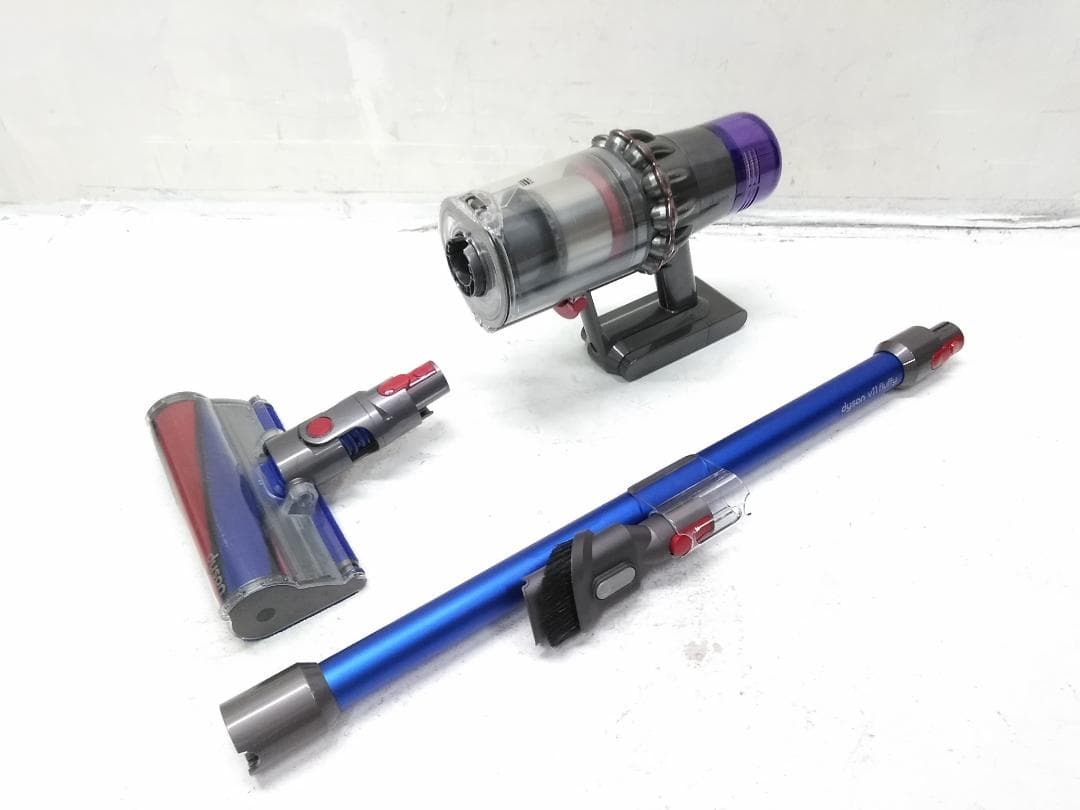Dyson コードレスクリーナー V11 sv14 アタッチメント付き ♪