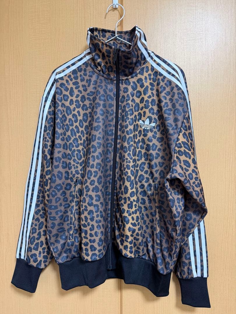 adidas トラックジャケット　レオパード