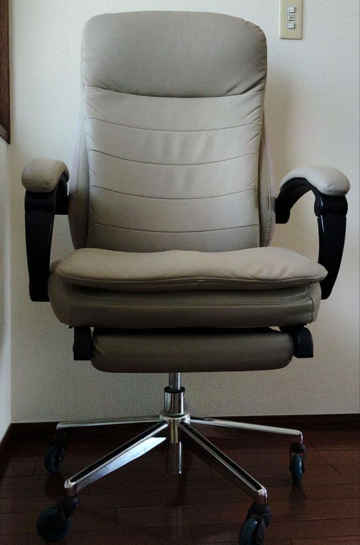 ニトリ　ワークチェア　リカルド　PUブレスレザー　ベージュ　フットレスト付き