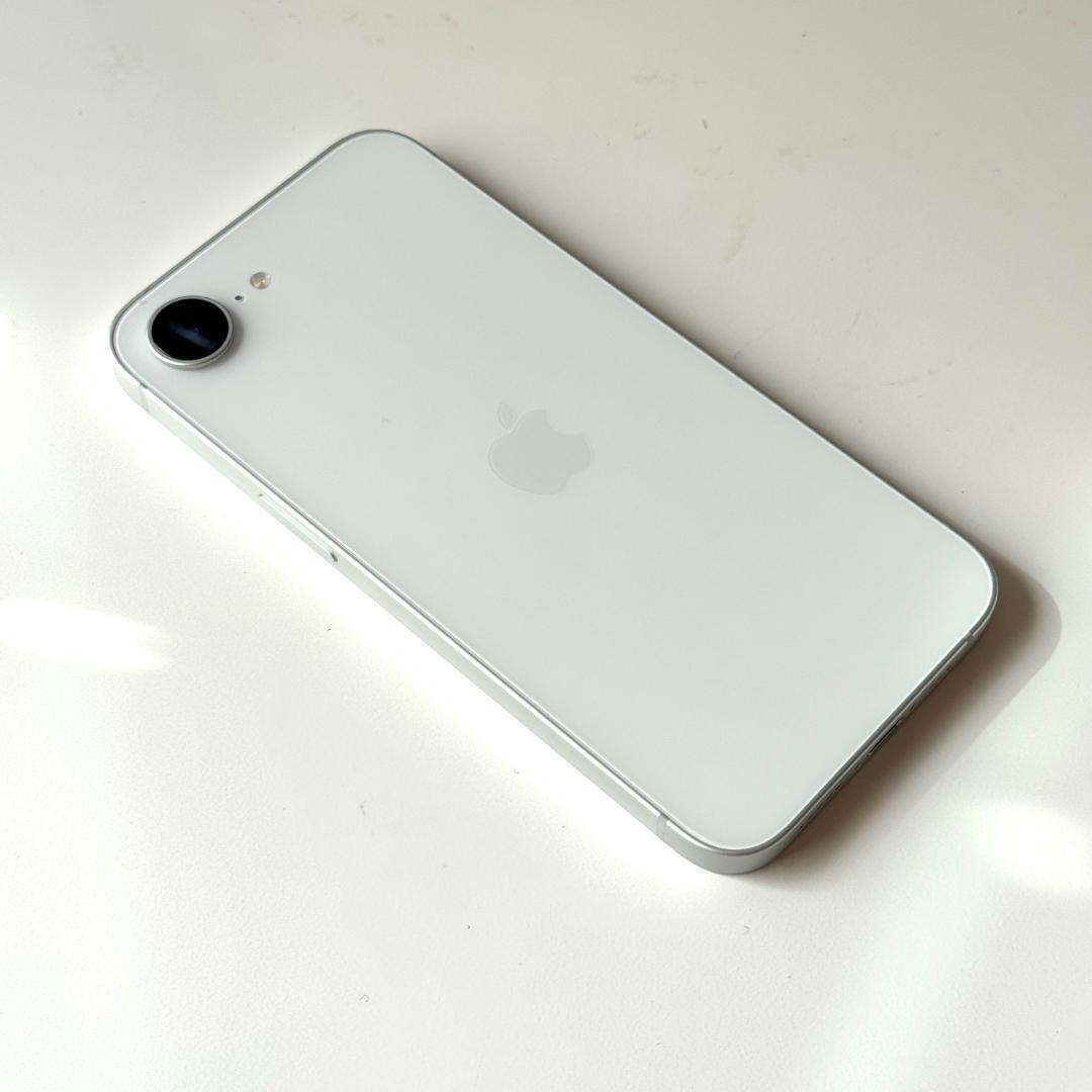 【未使用に近い】iPhone 16e 128GB｜SIMフリー版　充電100％