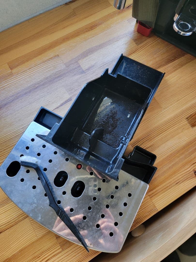 デロンギ マグニフィカS コンパクト全自動コーヒーマシン　ECAM22112B