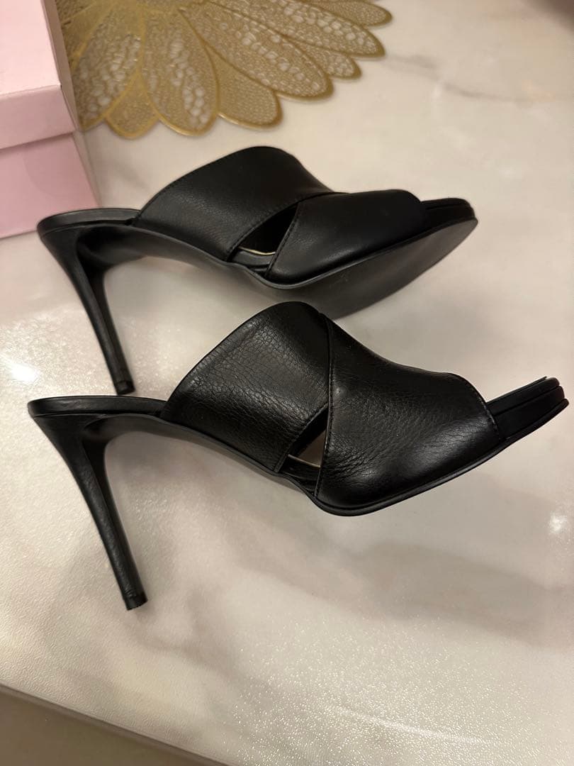 DIANAブラックレザー クロスオーバーミュール 高ヒール