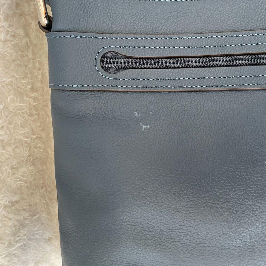 【美品】coach ショルダーバッグ オールレザー くすみブルー 斜め掛け