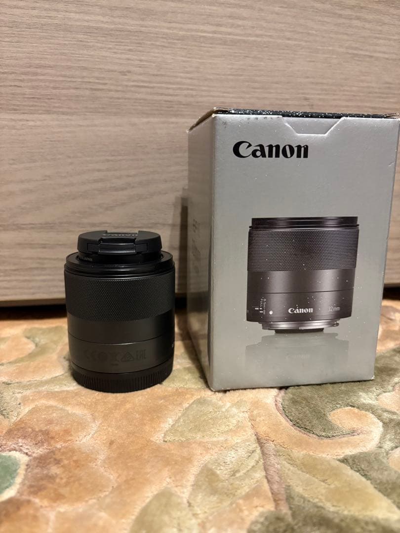 Canon EF-M 32mm f/1.4 STM レンズ