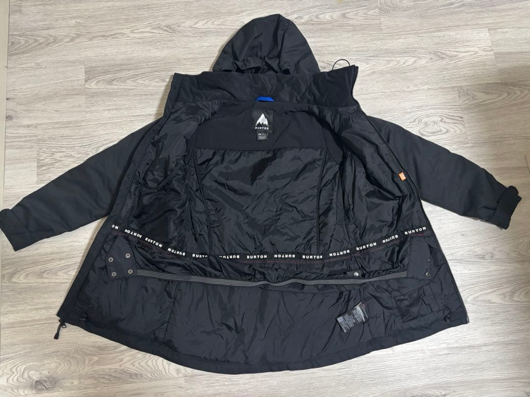 BURTONブラック フード付きジャケット