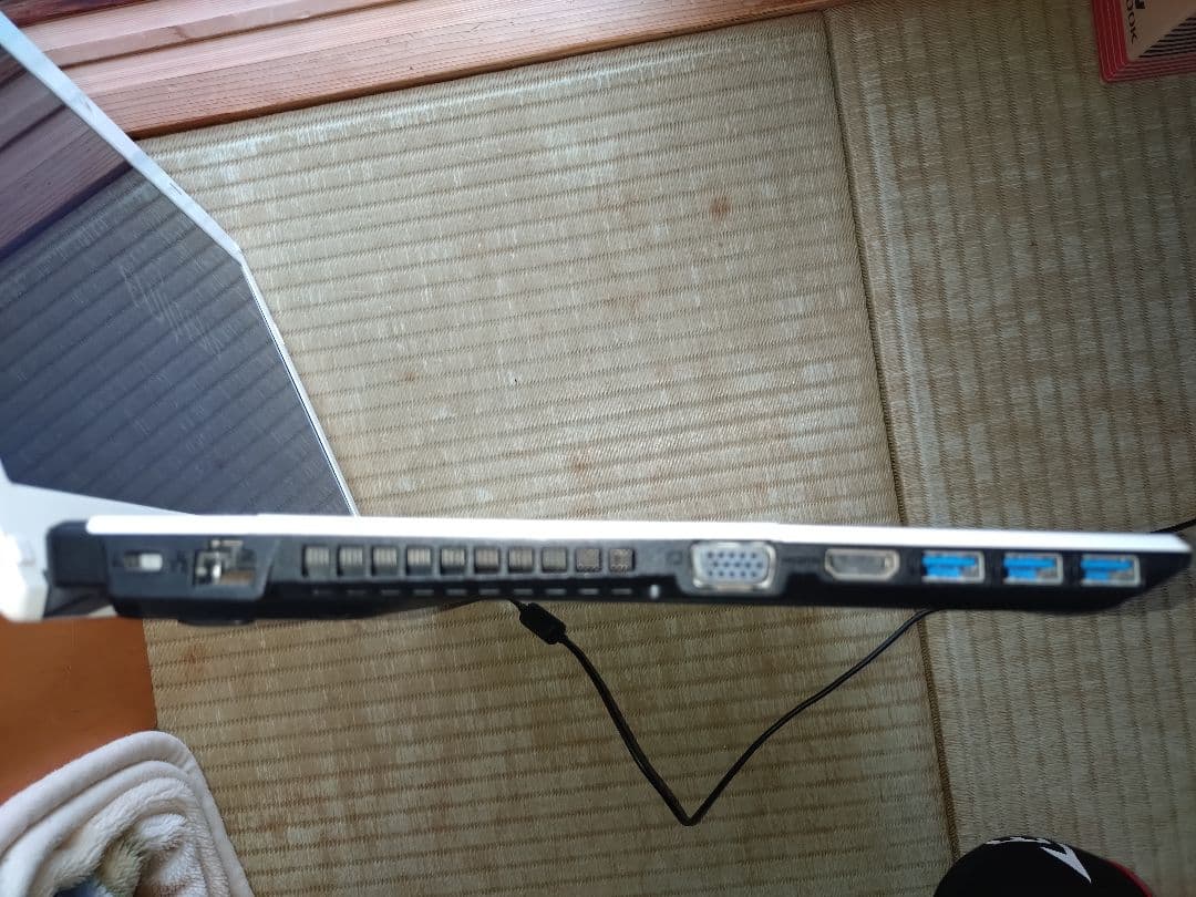 FUJITSU LIFEBOOK AH53/R ホワイト