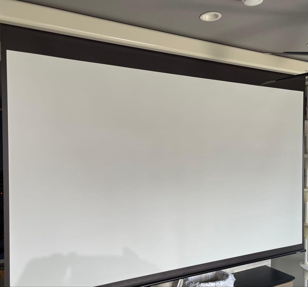 美品　天井取付タイプ　電動スクリーン 100インチ シアタースハウス製品