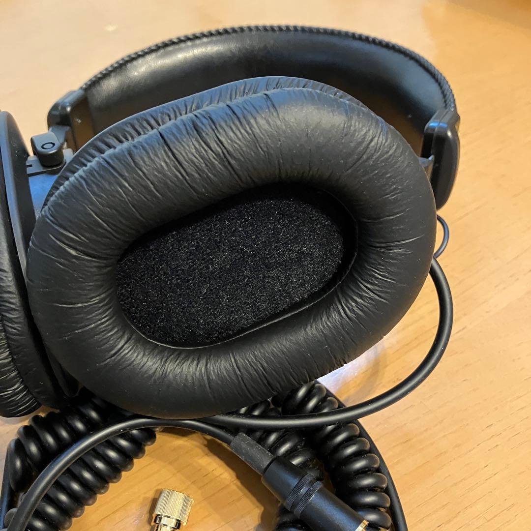 SONYスタジオモニターヘッドホンMDR-7506