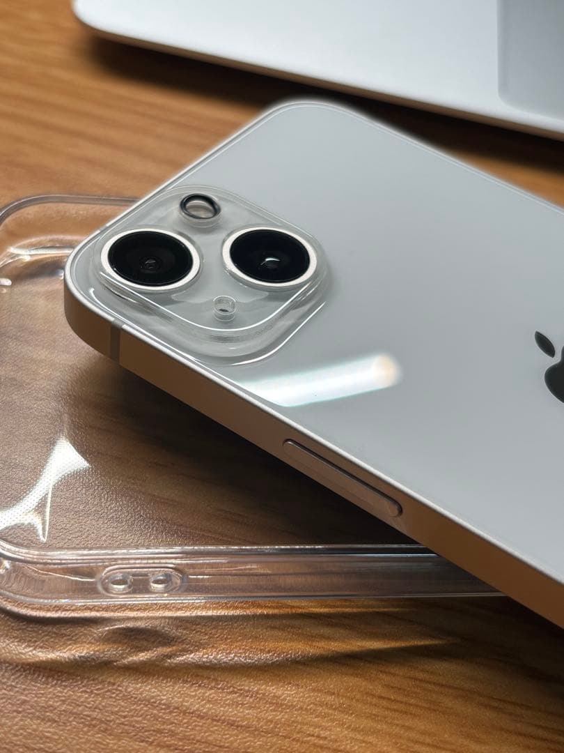 Apple iPhone 13 ホワイト 本体 クリアケース付き