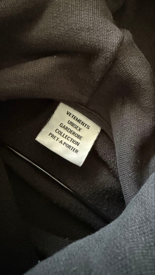 トップス VETEMENTS Logo Hoodie