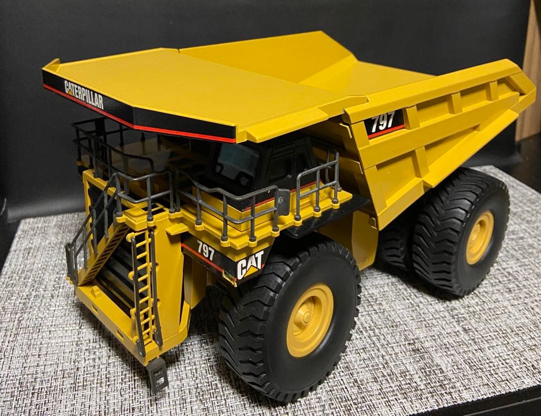 【CAT アメリカン　キャタピラー　797 ダンプトラック　鉱山用】