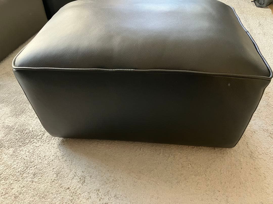 アクタス　ブラック本革スツール　オットマン