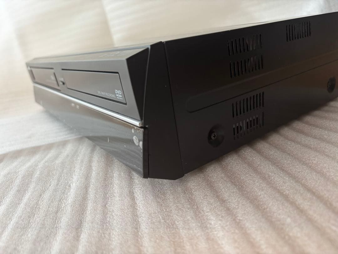 TOSHIBA VHS-DVDレコーダー 黒