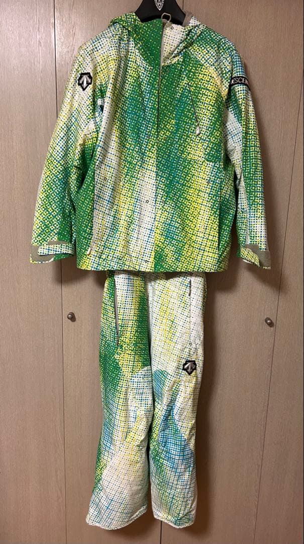 DESCENTE デモモデルスキーウェア　Mサイズ 　デサント
