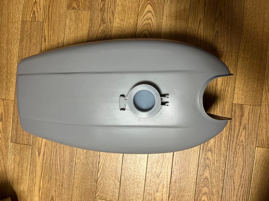 旧CB400F タンクとサイドカバー　サーフェーサー　リペア品