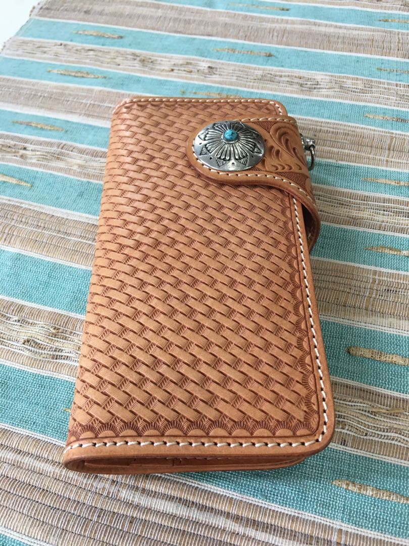 新品訳あり　牛革　サドルレザー　長財布　手彫り