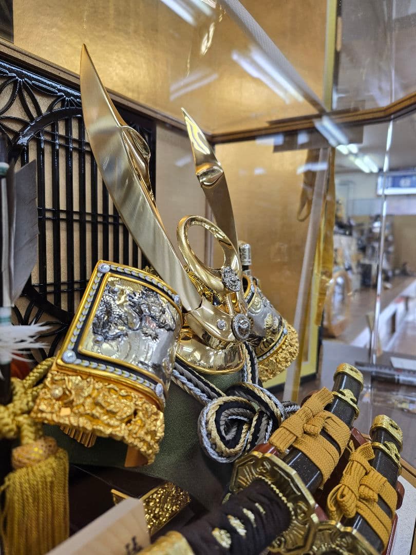 kooltkay【展示品限り】五月人形　兜　鍬形　ケース飾り　K10