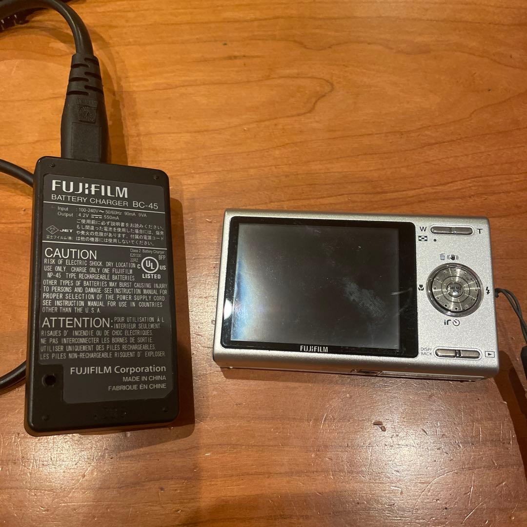 FUJIFILM Z250 コンパクトデジタルカメラとBC-45充電器
