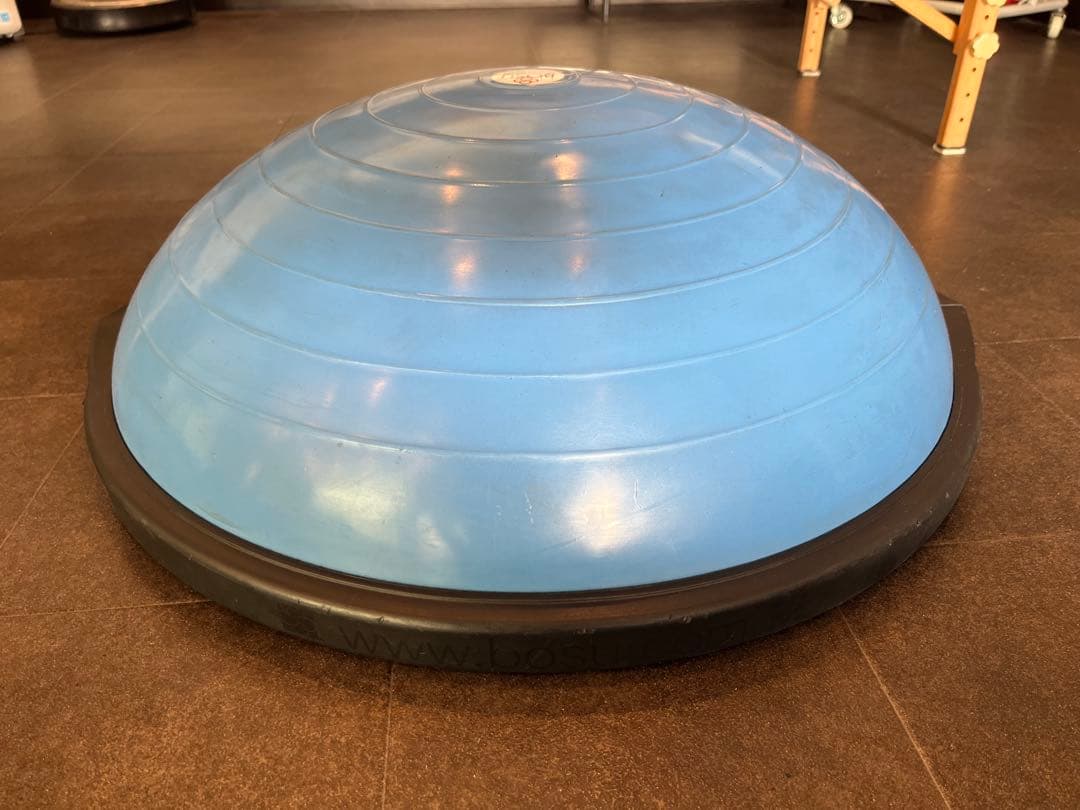 BOSU バランスボール 青 直径62cm(値引き交渉可)