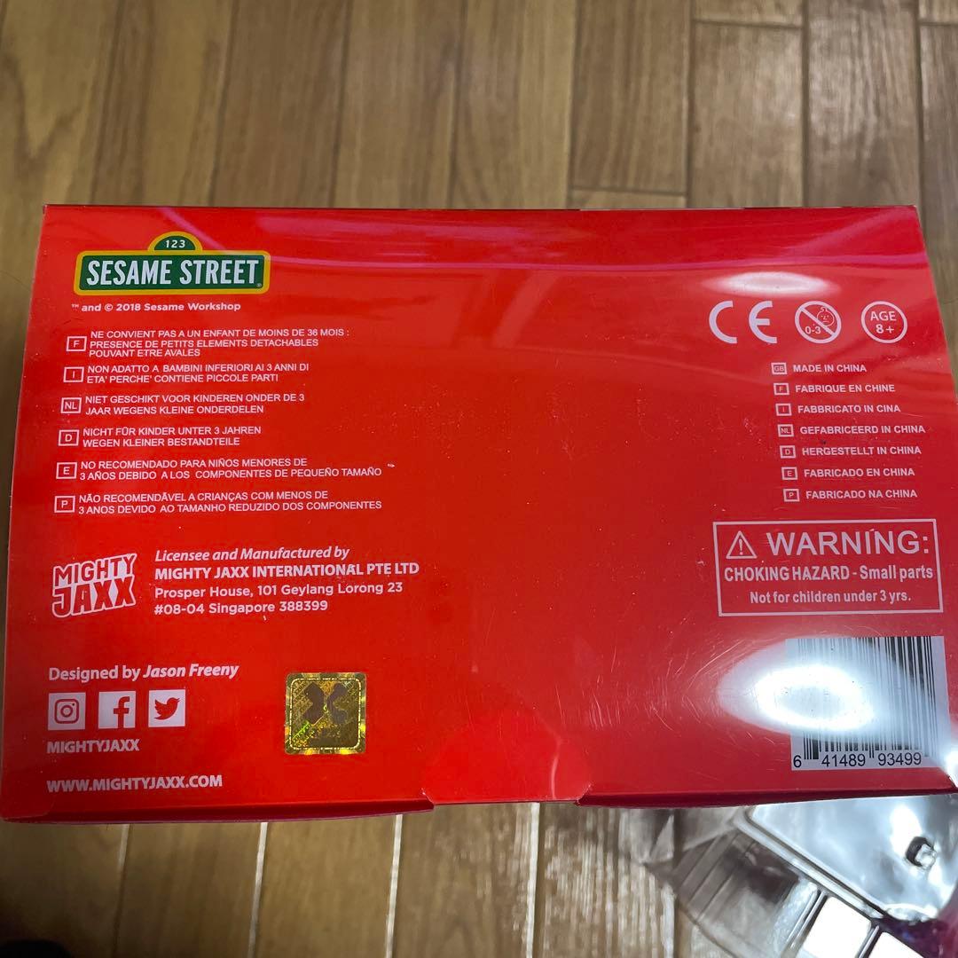 セサミストリート　エルモ　フィギュア　Mighty Jaxx