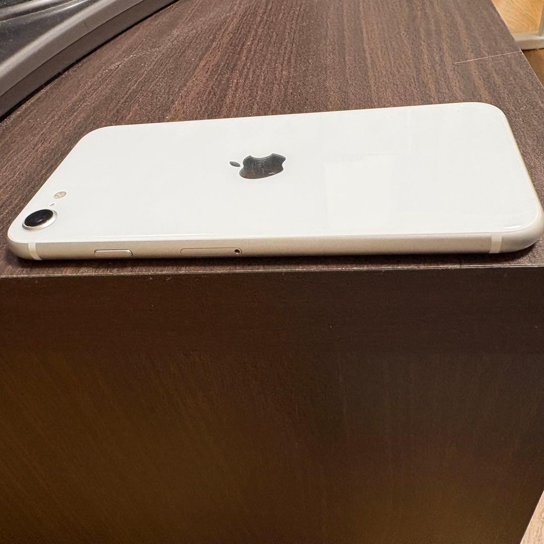 Apple iPhone SE（第2世代） 128GB ホワイト