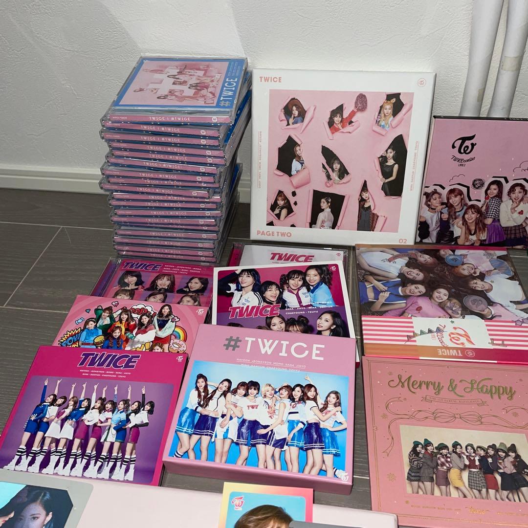 TWICE まとめ売り　トレカ　アルバム　cd ファイル　缶バッチ　ペンライト