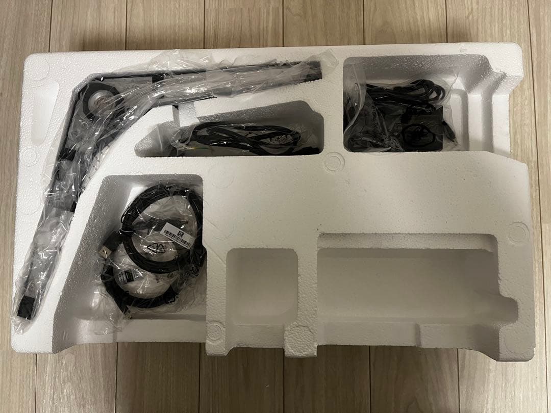 【美品・値下げ】28インチ 4K 144Hz HDMI2.1 ゲーミングモニター