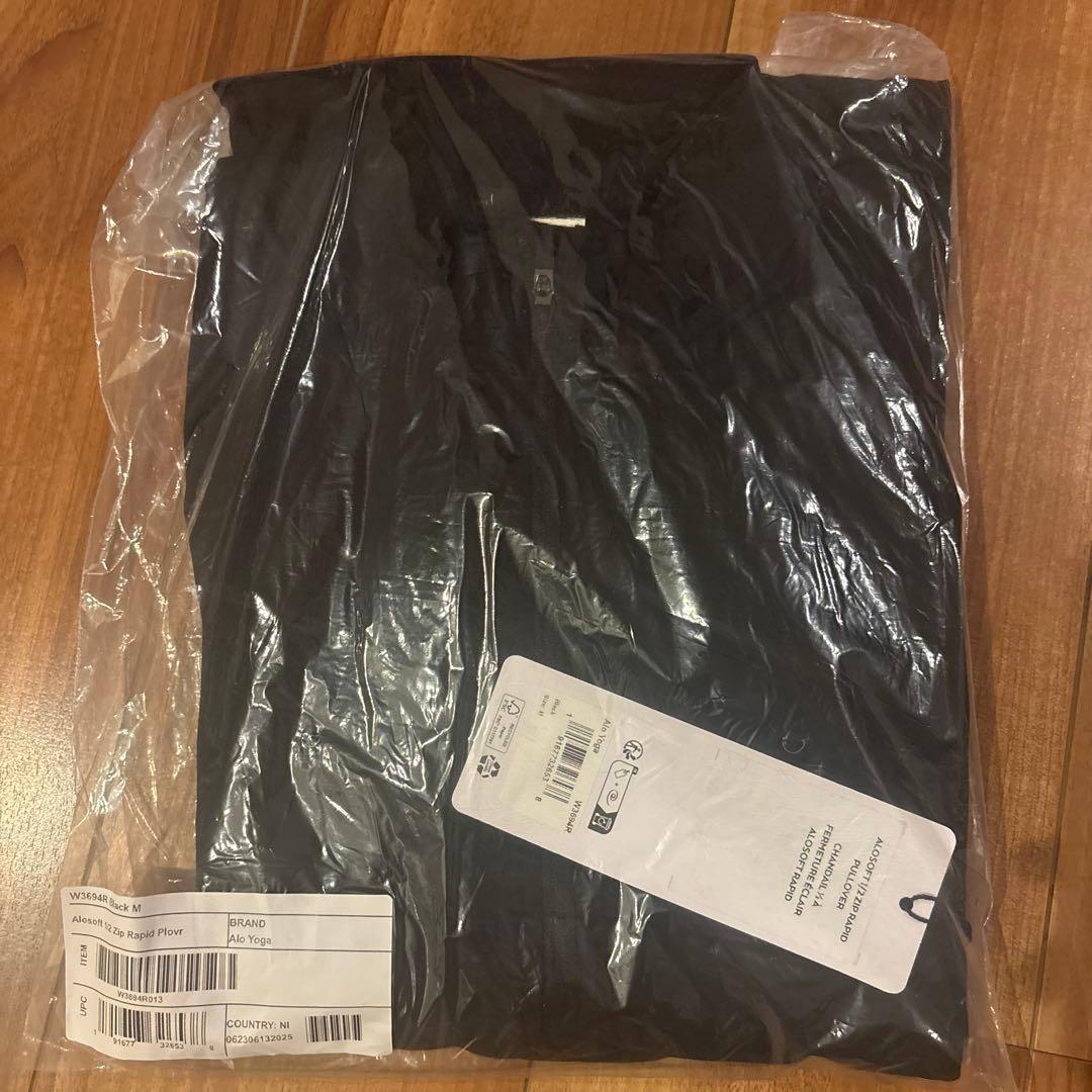 alo yoga tops アロヨガトップス