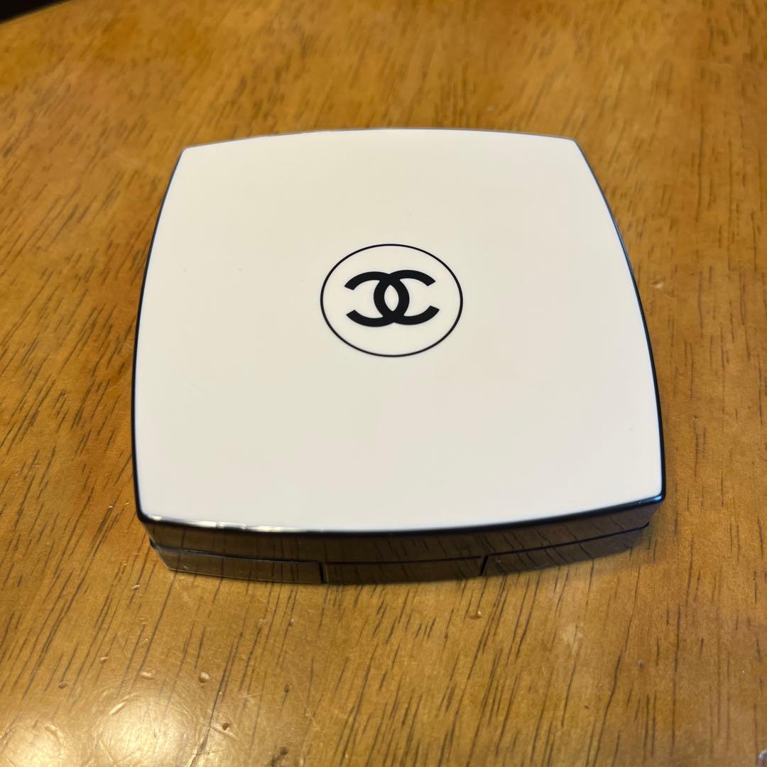 レ ベージュ パレット ルガール ライト