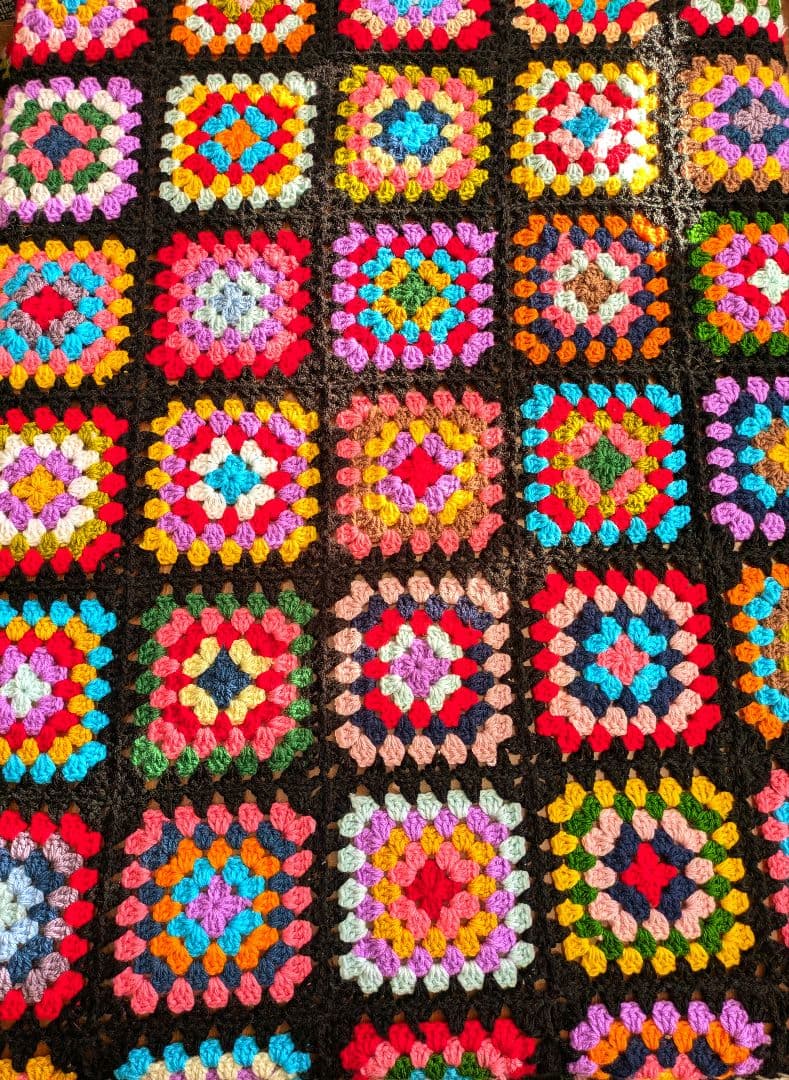 手編み　マルチカバー　こたつカバー　ベッドカバー　レトロポップ　アジアン雑貨