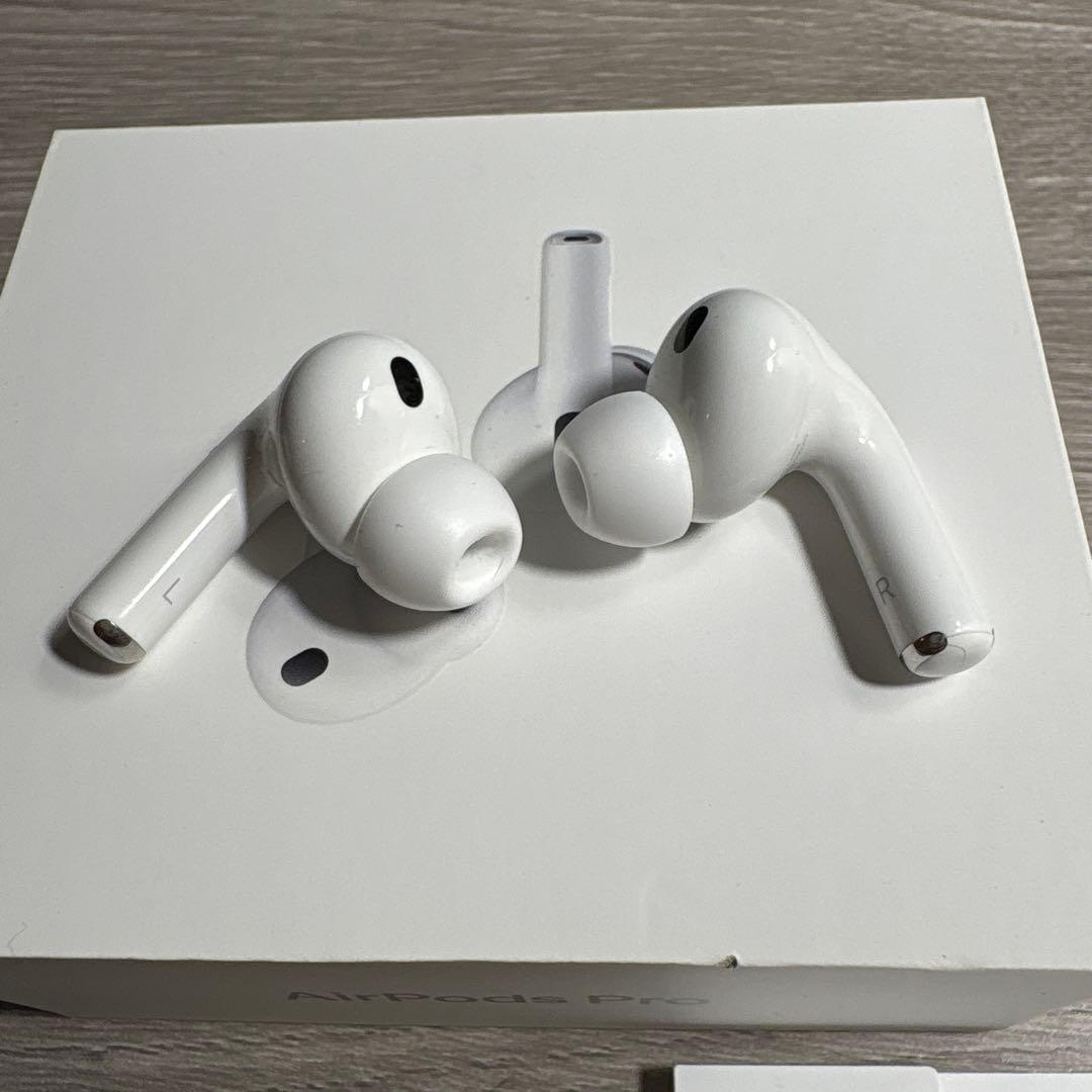 こ 最新型AirPods Pro 3 充電ケース付き