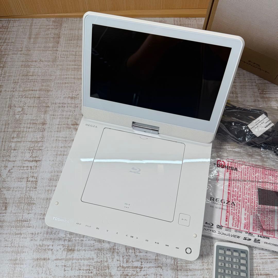 美品TOSHIBAポータブルBlu-ray DVDプレーヤー　SD-BP900S
